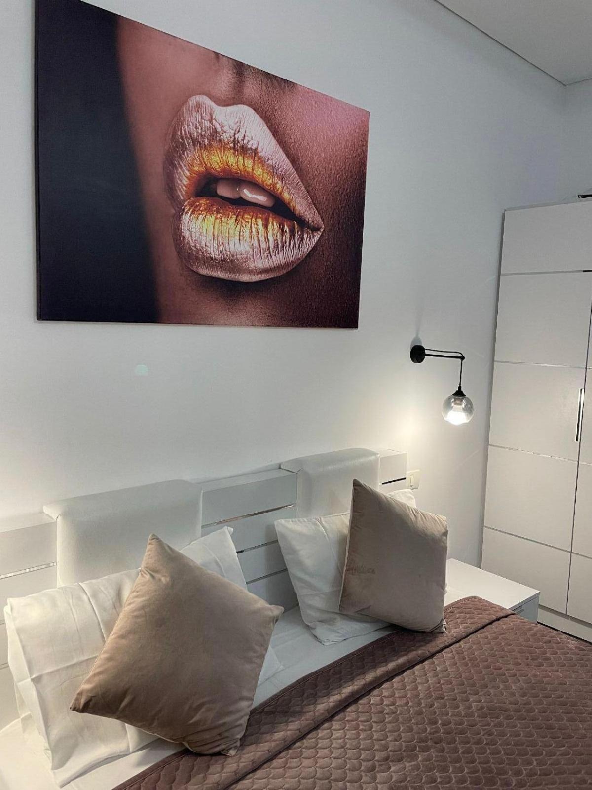 Camis Apartment